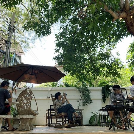 Auberge de jeunesse The Hidden House à Bangkok Extérieur photo